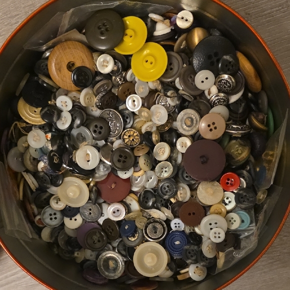 Assorted Button Collection - Picture 2 of 3
